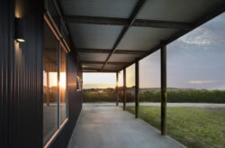 The Coorong, Country & Waterfront Retreat